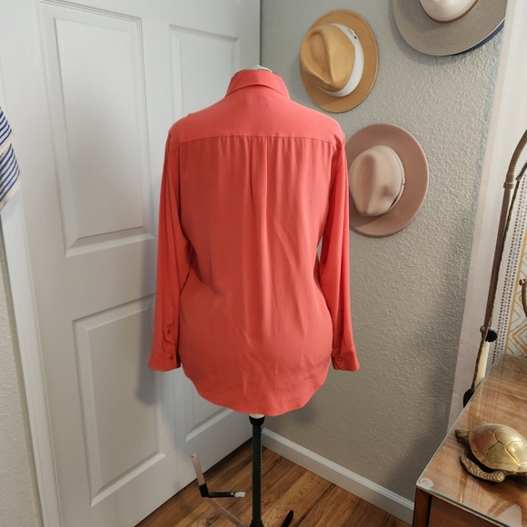 Equipment 100% silk button down size large - Picture 10 of 14